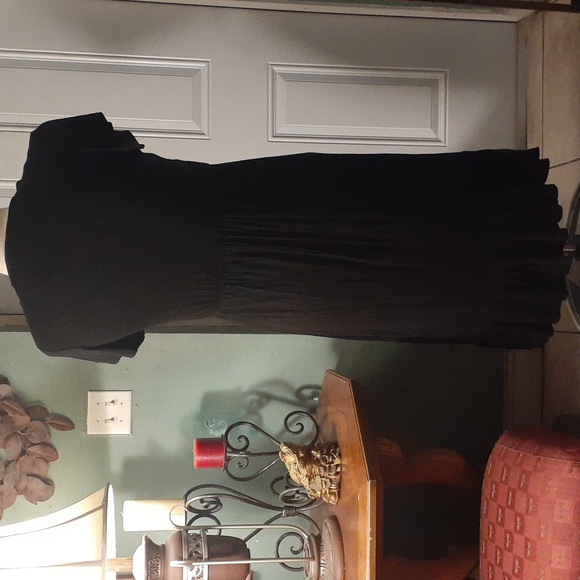 Tiffany & Grey short sleeve black dress - Picture 3 of 5